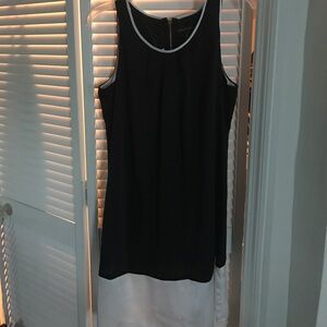 Dana Buchman Black and White Sleeveless Colorblock Shift Dress